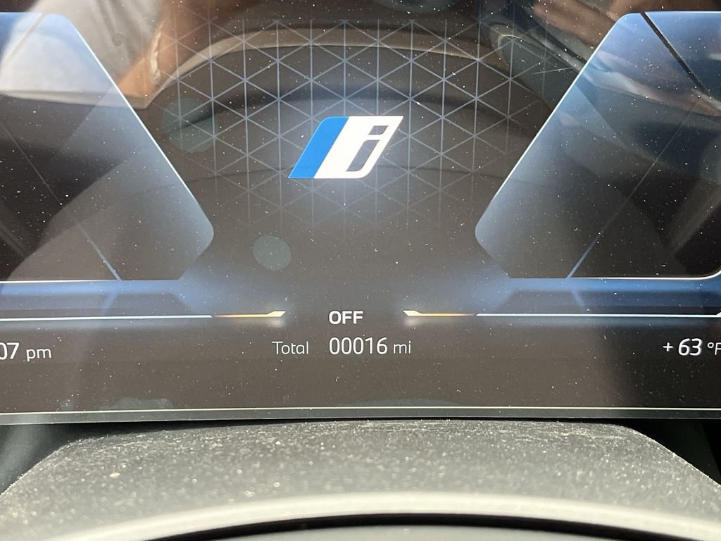 2026 BMW iX 60 - Photo 15