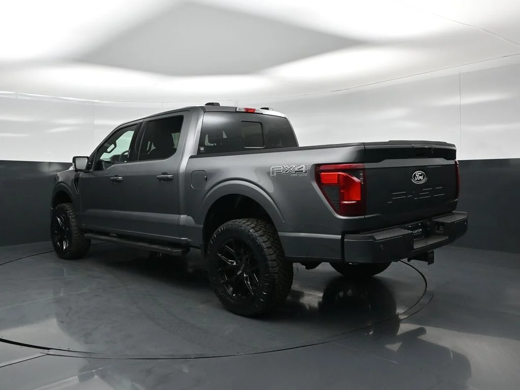 New 2026 Carbonized Gray Metallic Ford XLT image 6