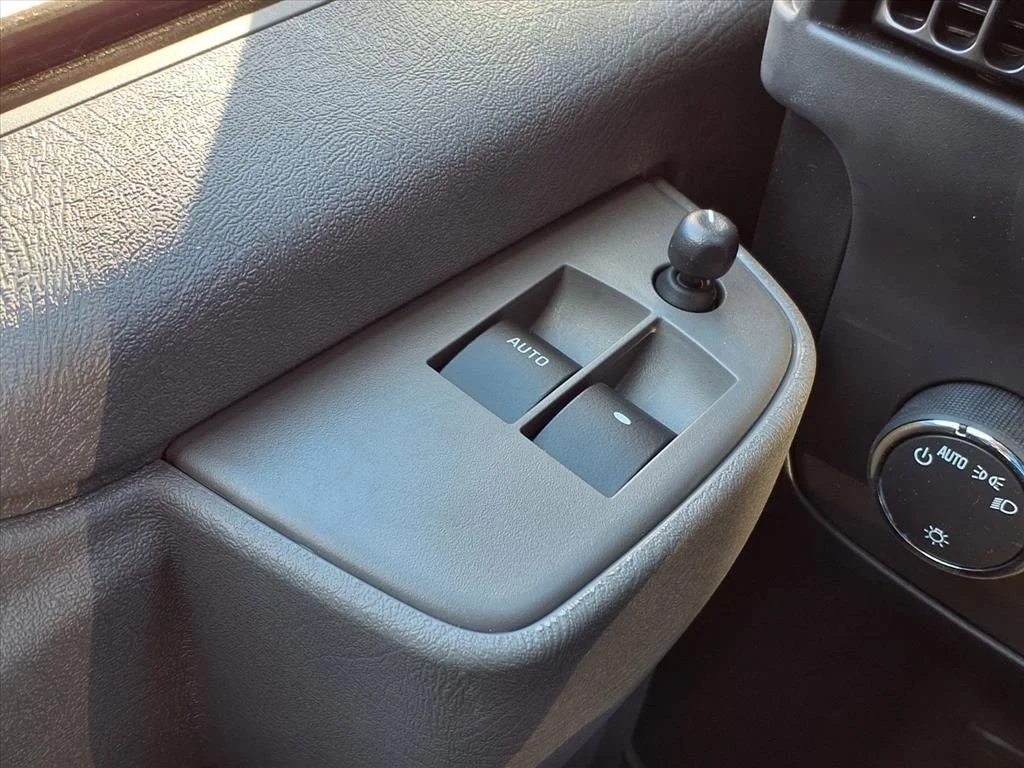 New 2025 Summit White GMC Work Van image 13
