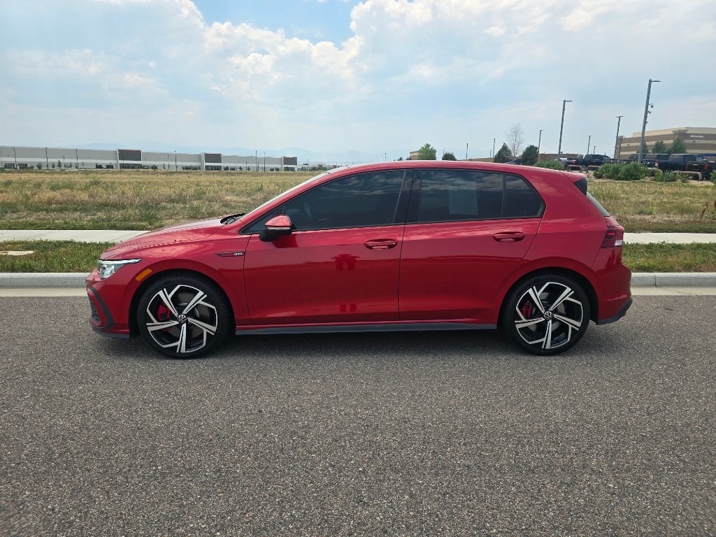 Used 2024 Kings Red Metallic Volkswagen SE image 2