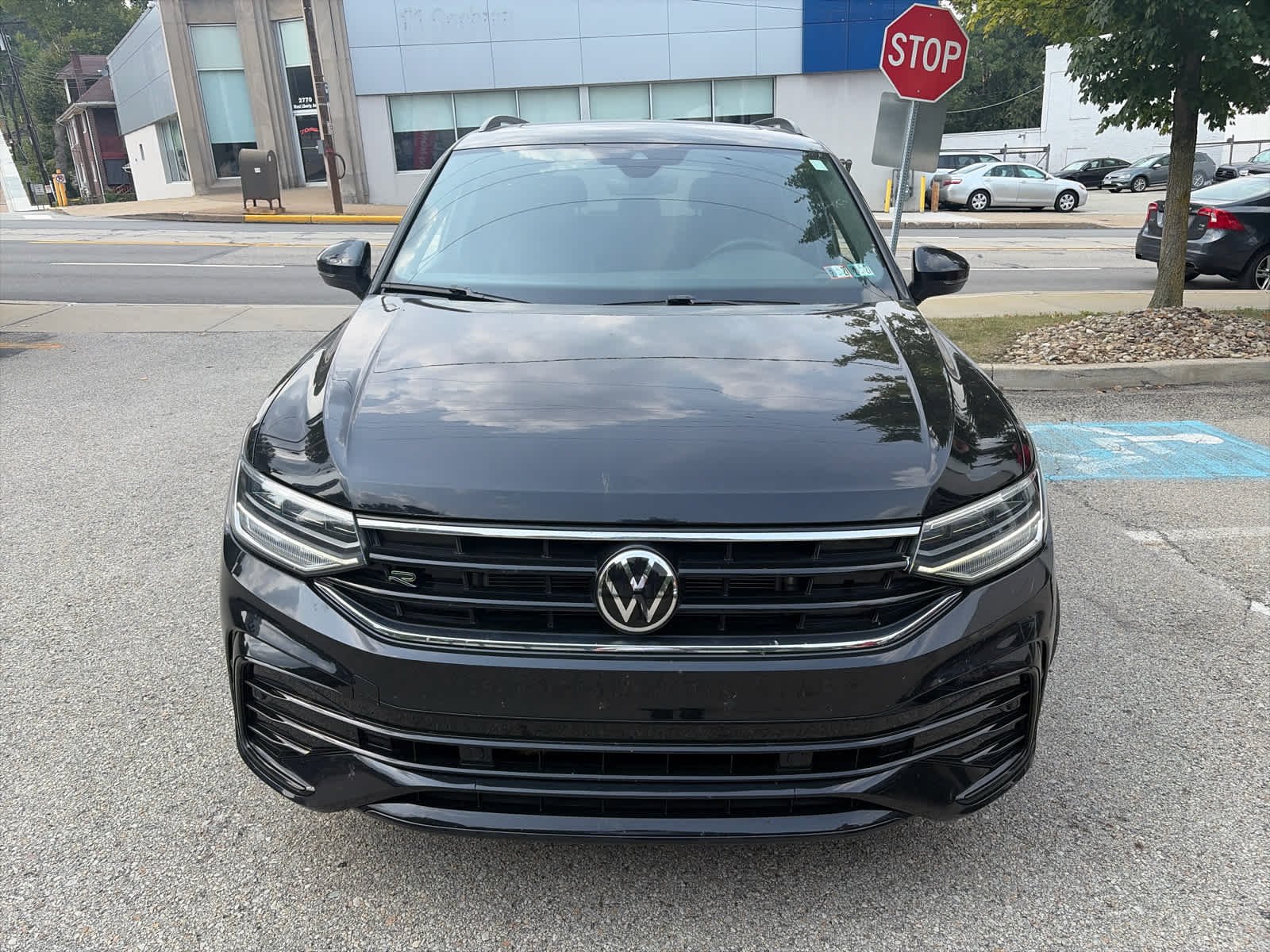 Certified Used 2024 Deep Black Pearl Volkswagen SE R-Line Black image 5