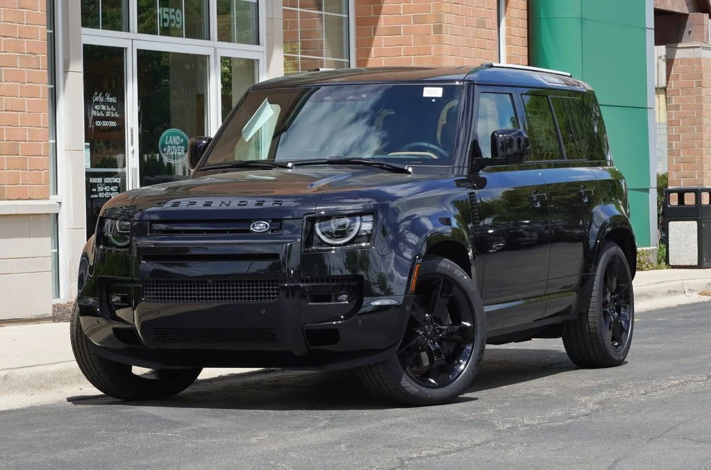 2026 Land Rover Defender 110 X-Dynamic SE P400's photo