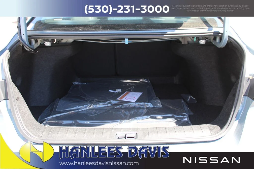 New 2026 Atlantic Gray Metallic / Super Black Two-tone Nissan SR image 10