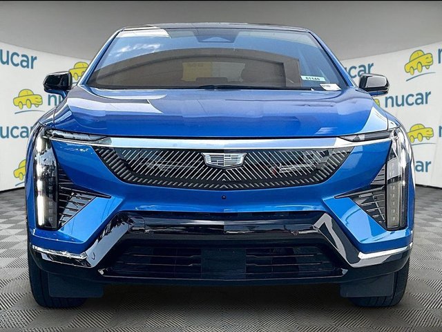 2025 Cadillac OPTIQ Luxury 2