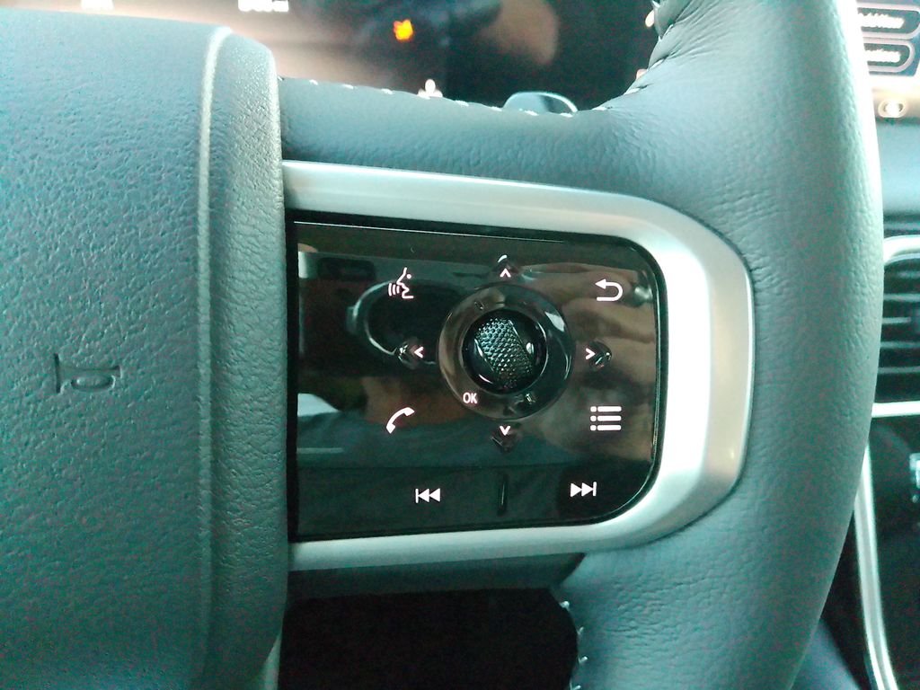 2026 Nissan Armada SV - Photo 38