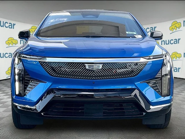 2025 Cadillac OPTIQ Luxury 2