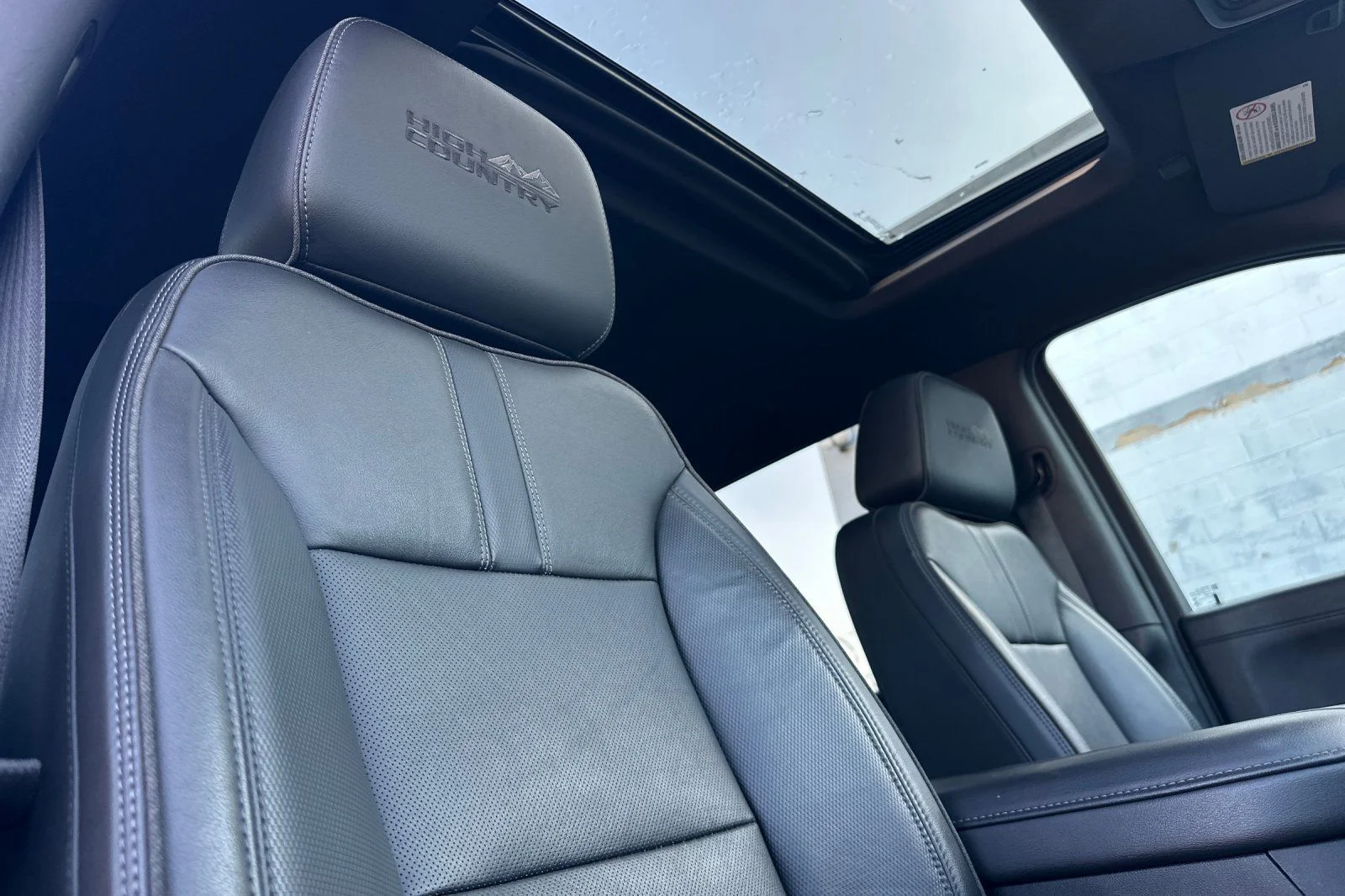 Used 2020 Iridescent Pearl Tricoat Chevrolet High Country image 17