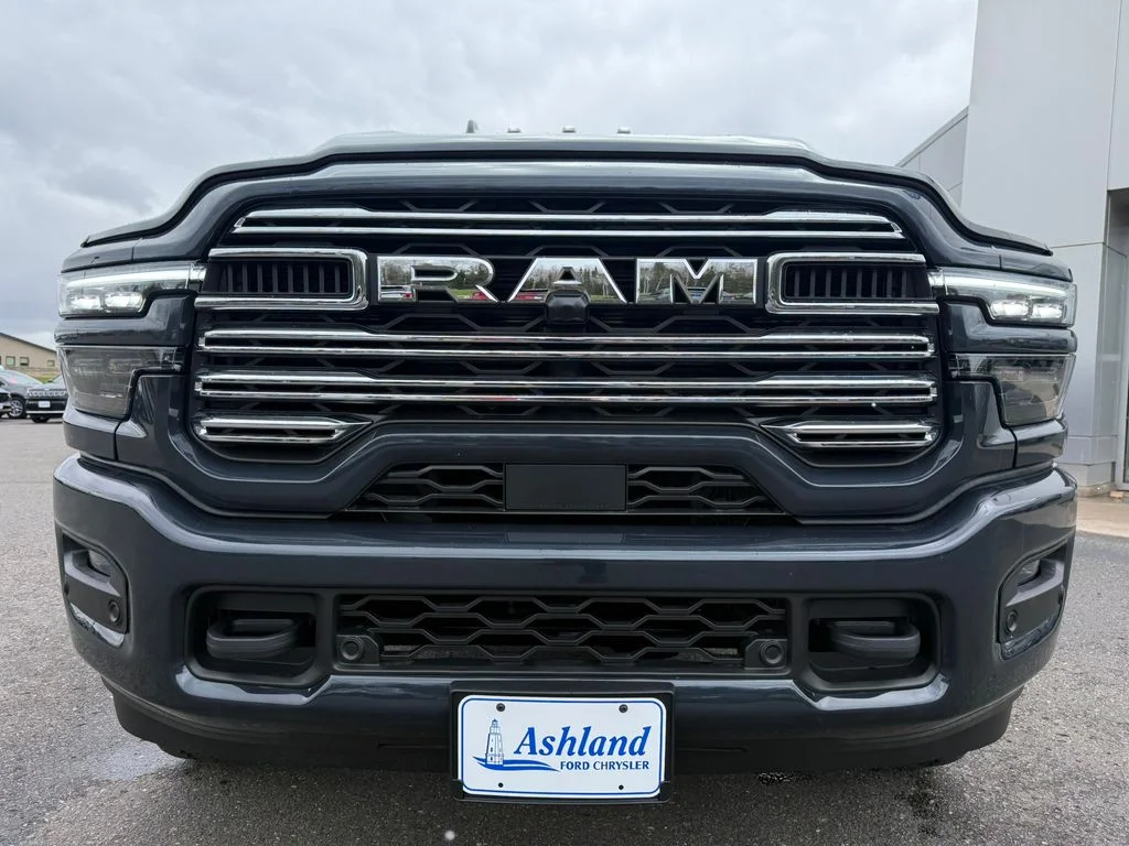 2026 RAM 3500 Laramie - Photo 10