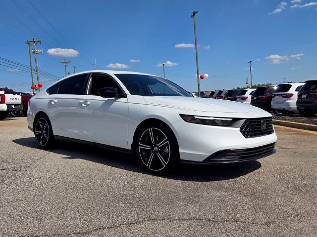 Used 2025  Honda Sport image 1