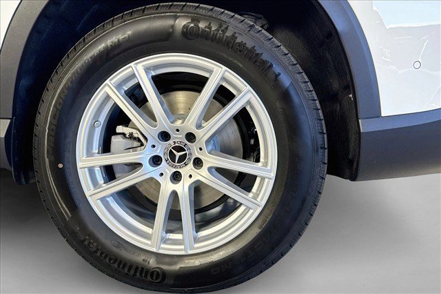 New 2026 Polar White Mercedes-Benz GLC 300 image 59