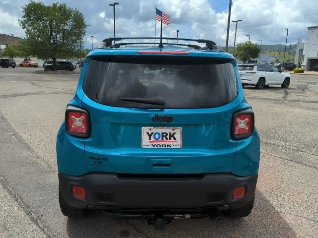 Used 2022 Teal Jeep Altitude image 5