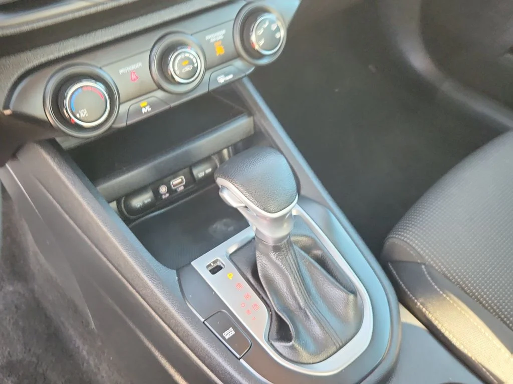 Used 2020 Blue Kia LXS image 21