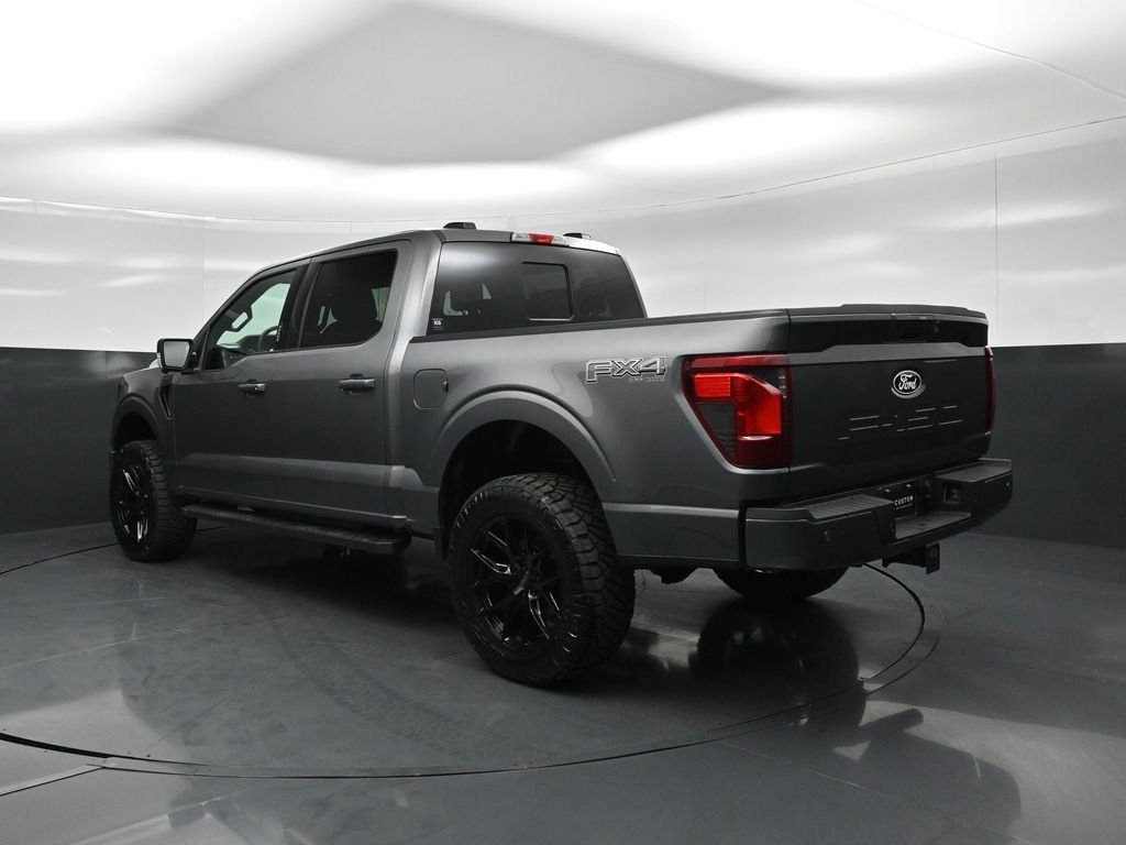 New 2026 Carbonized Gray Metallic Ford XLT image 6