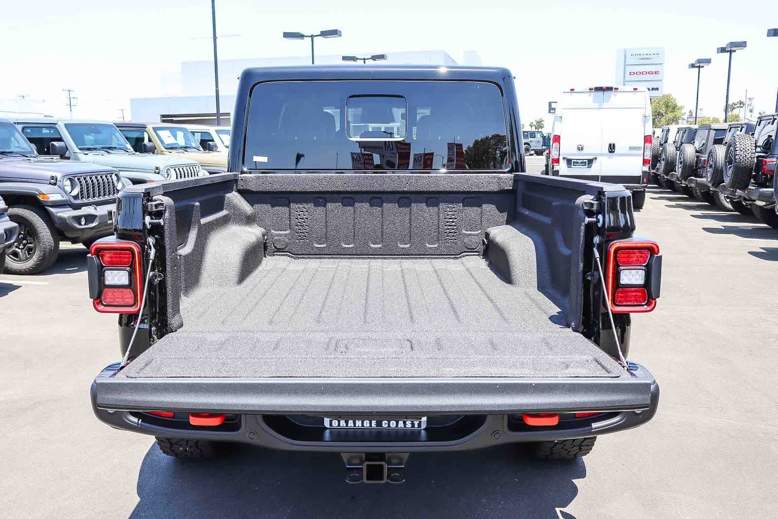 New 2026 Black Clear-Coat Exterior Paint Jeep Mojave X image 15