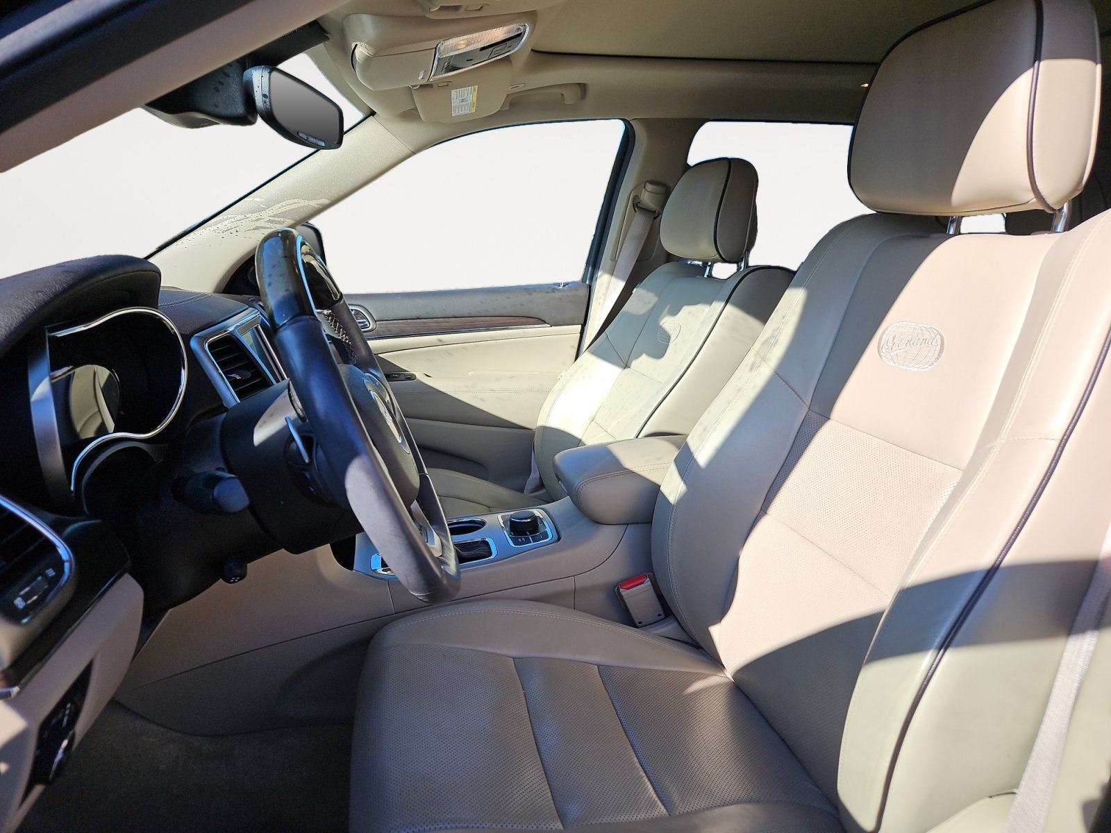 Used 2017 Black Jeep Overland image 9