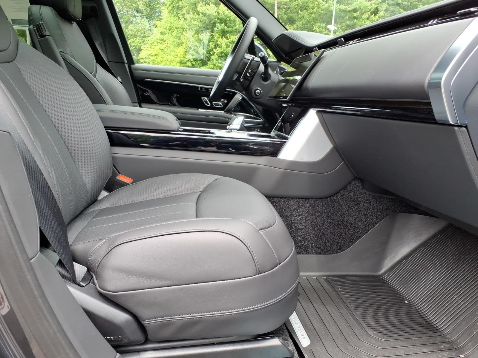 New 2026 Carpathian Grey Land Rover SE LWB image 3
