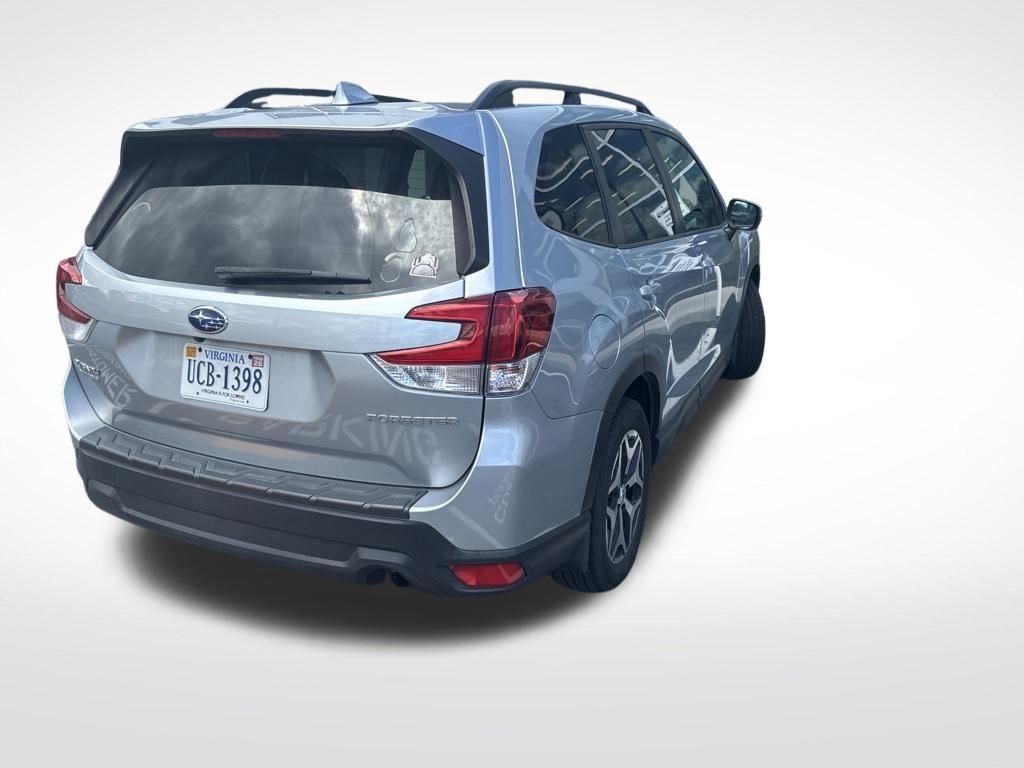 Used 2021 Ice Silver Metallic Subaru Premium image 4