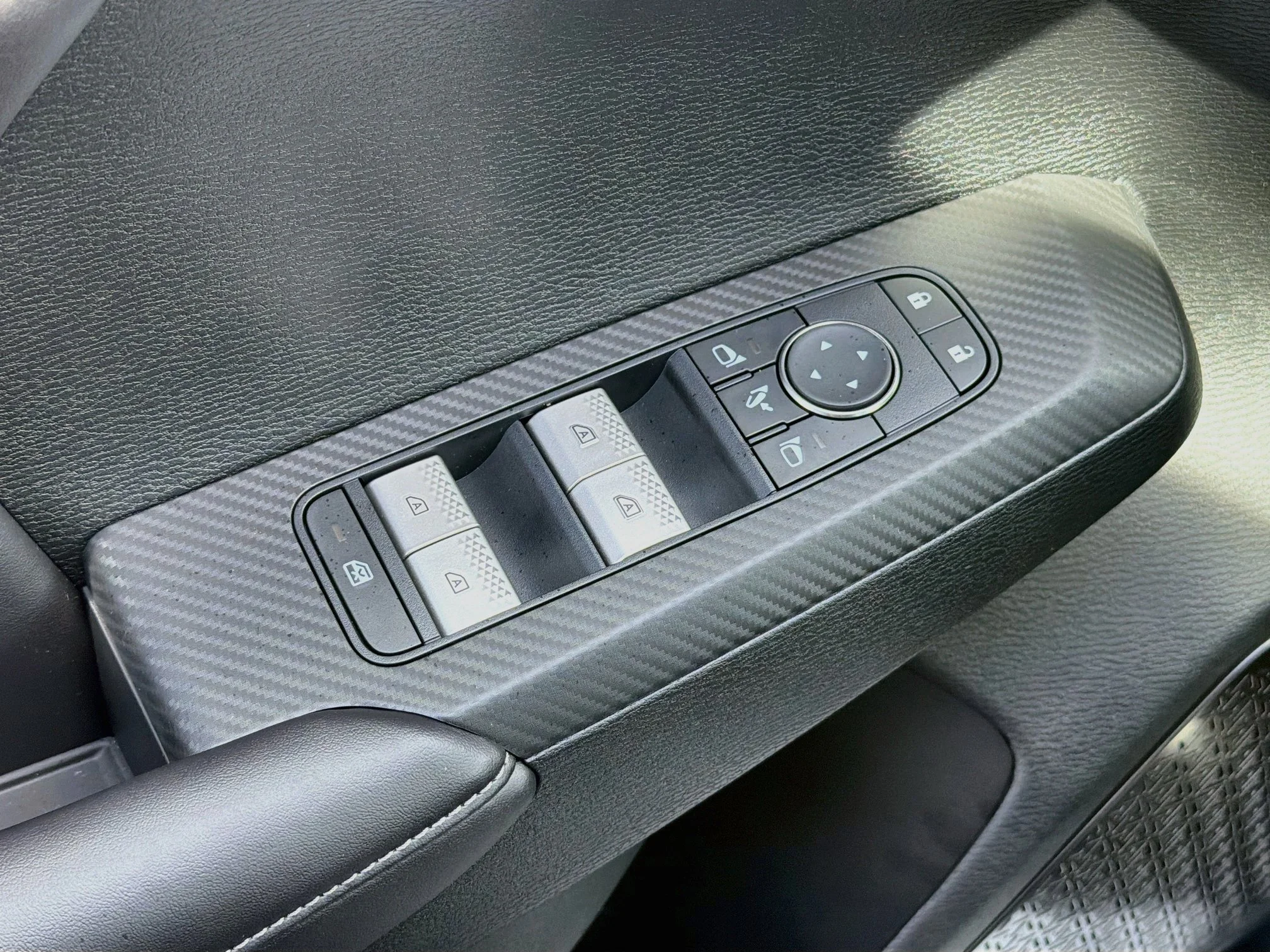 New 2026 Graphite Gray Mitsubishi SE 1.5T 2WD image 17