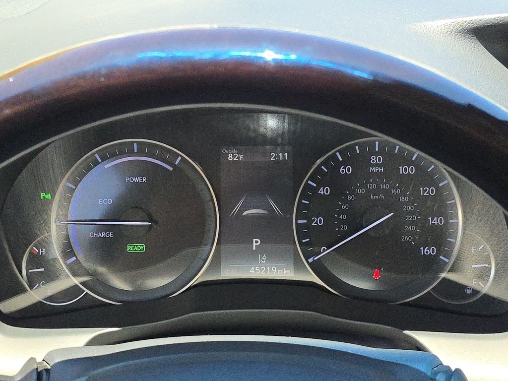 Used 2016 White Lexus 300h image 24