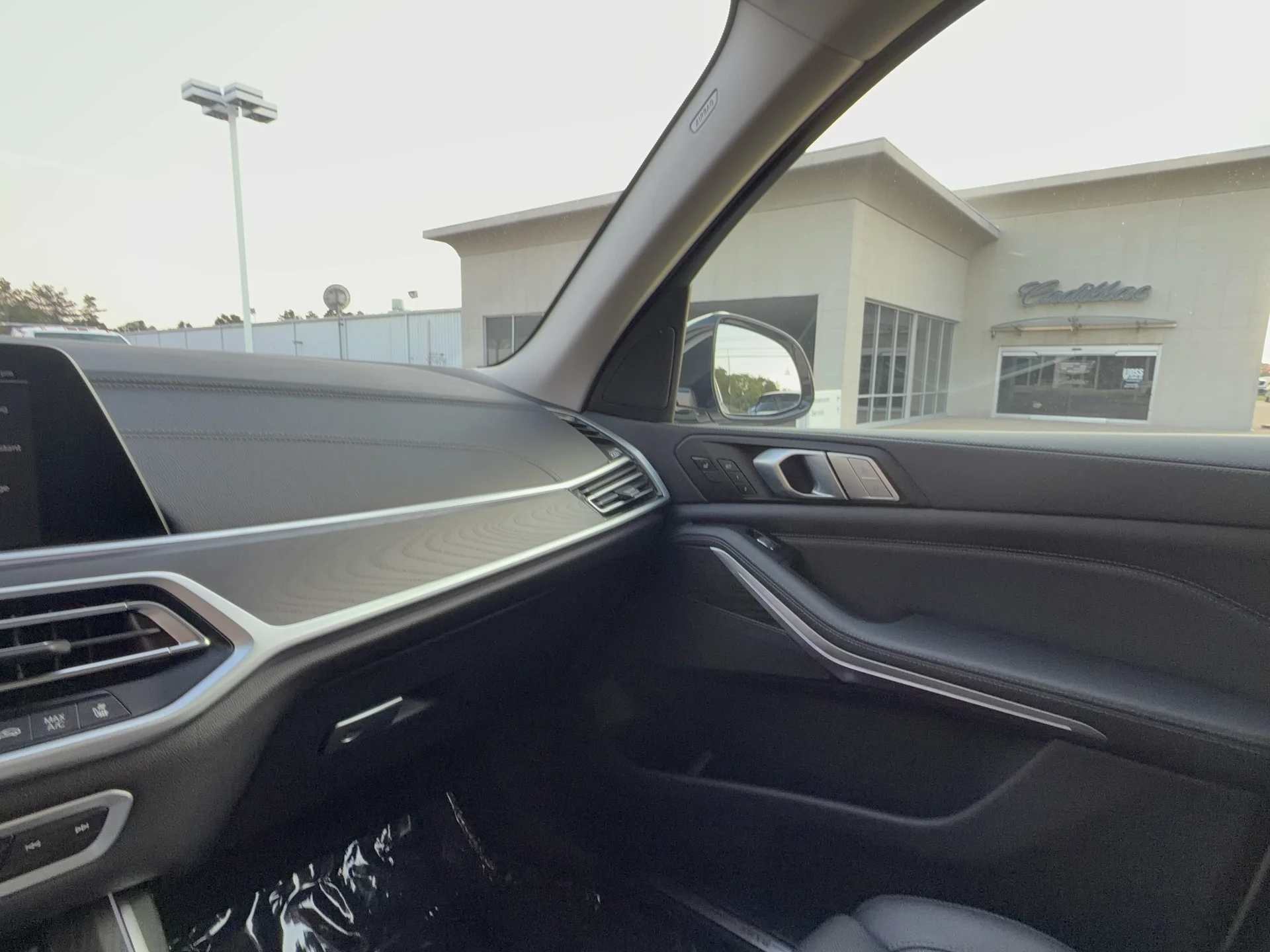 Used 2022 Alpine White BMW xDrive40i image 24