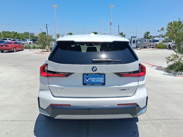 Used 2025 White BMW xDrive28i image 5
