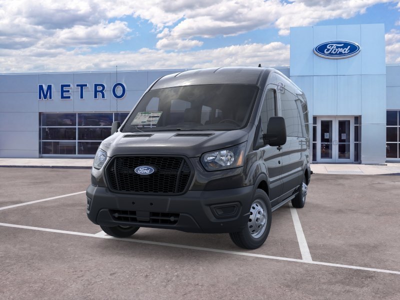 New 2026 Agate Black Metallic Ford XLT image 3