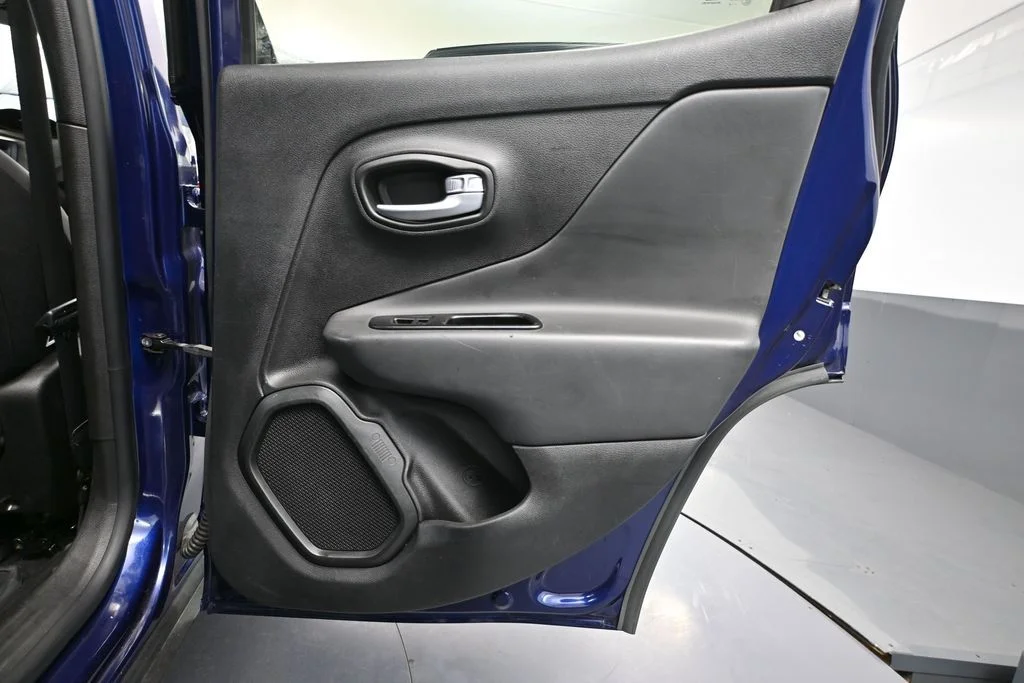 Used 2020 Blue Jeep Trailhawk image 40