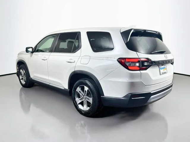 Certified Used 2025 Platinum White Pearl Honda 2WD EX-L image 7