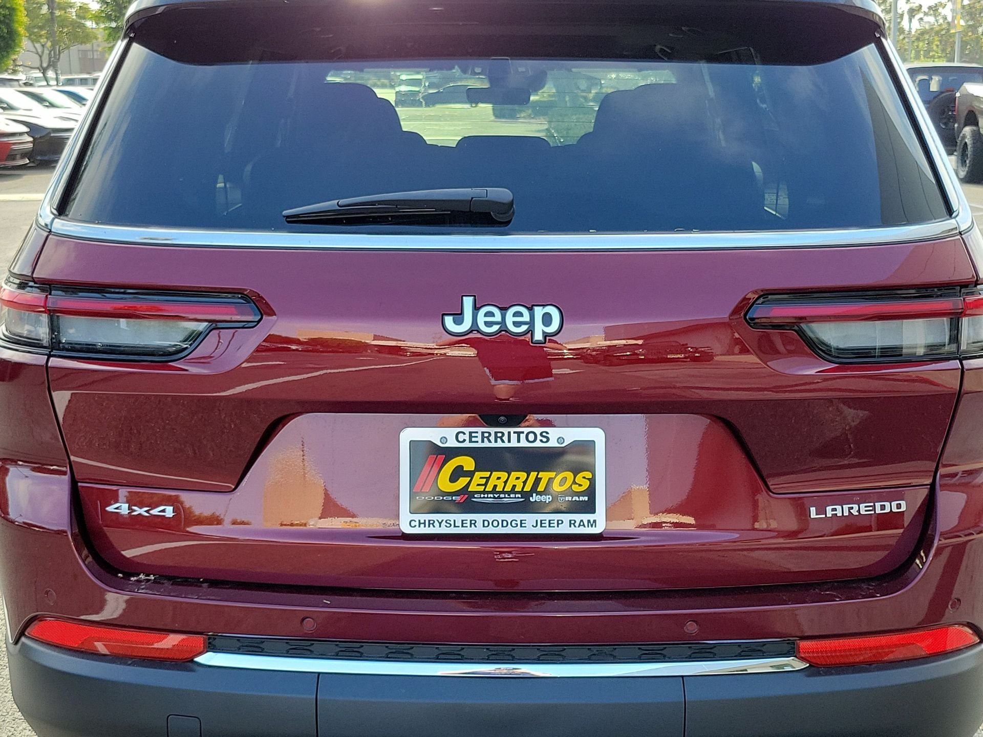 New 2026 Velvet Red Pearl-Coat Exterior Paint Jeep Laredo image 14