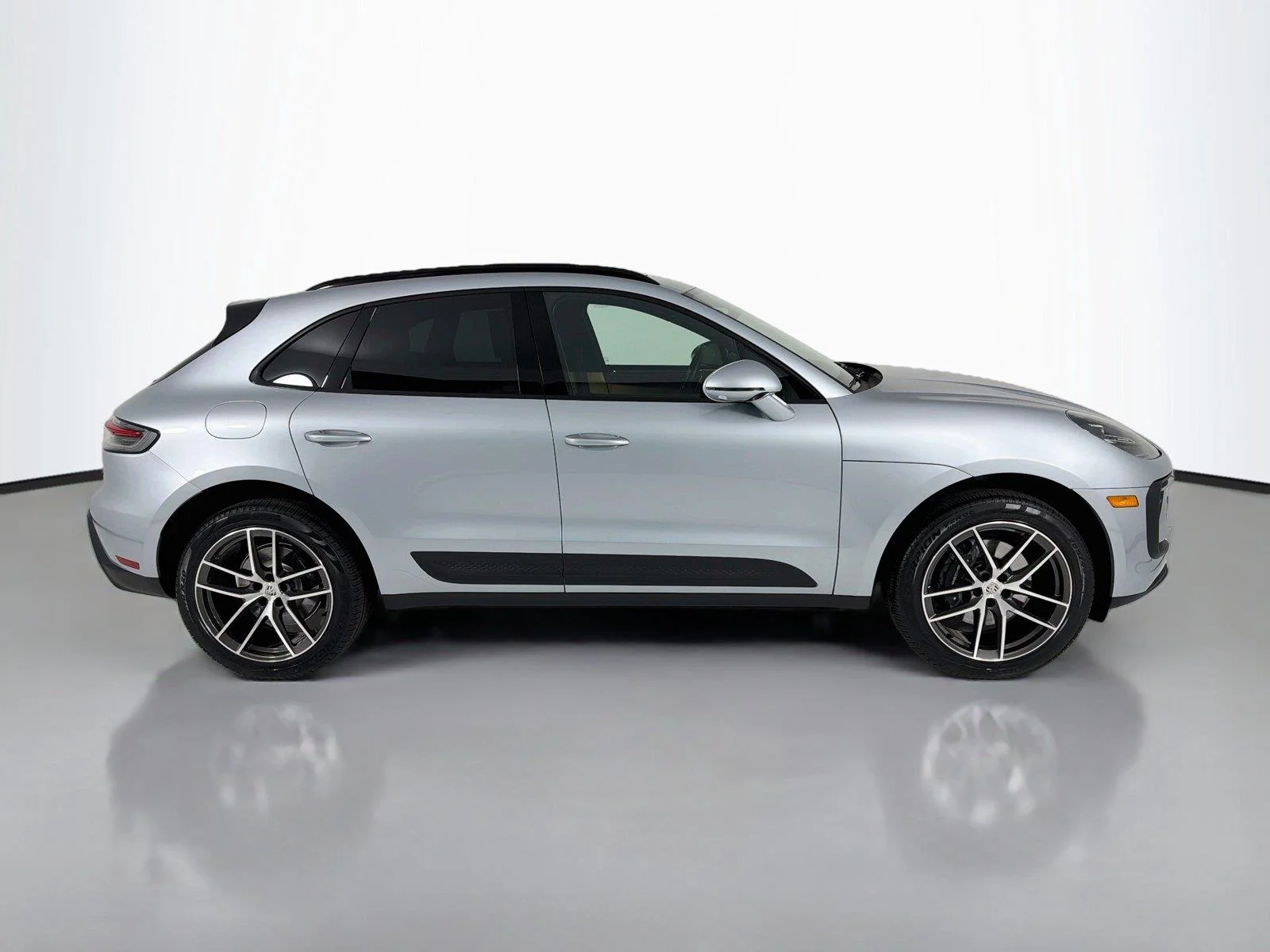 Used 2026 Dolomite Silver Metallic Porsche  image 31