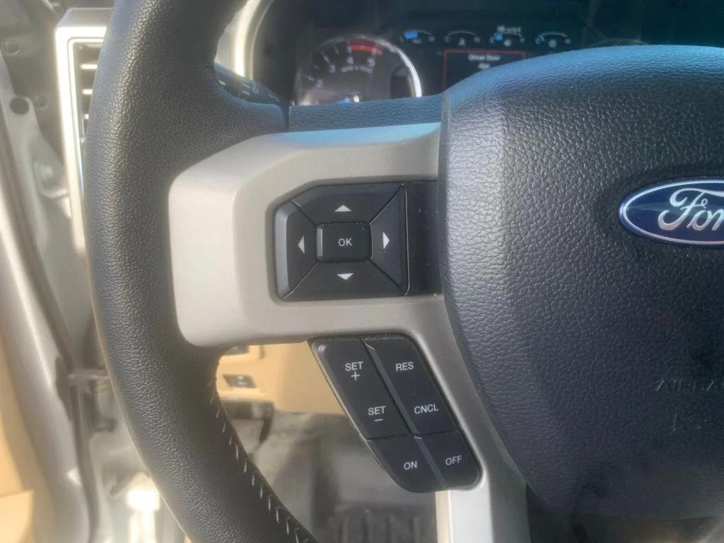 Used 2017 Oxford White Ford Lariat image 15