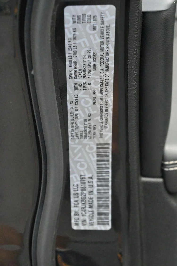 Used 2023 Rocky Mountain Pearlcoat Jeep Limited image 44