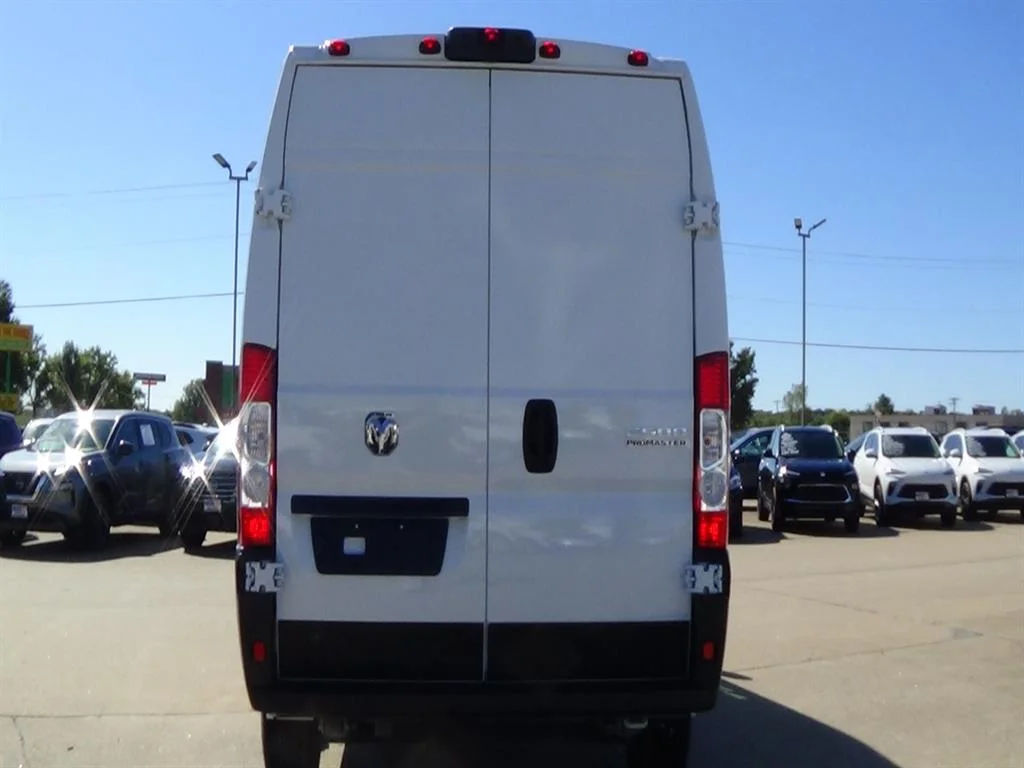 Used 2025 Bright White Clear Coat (pw7) RAM Tradesman 2500 image 7