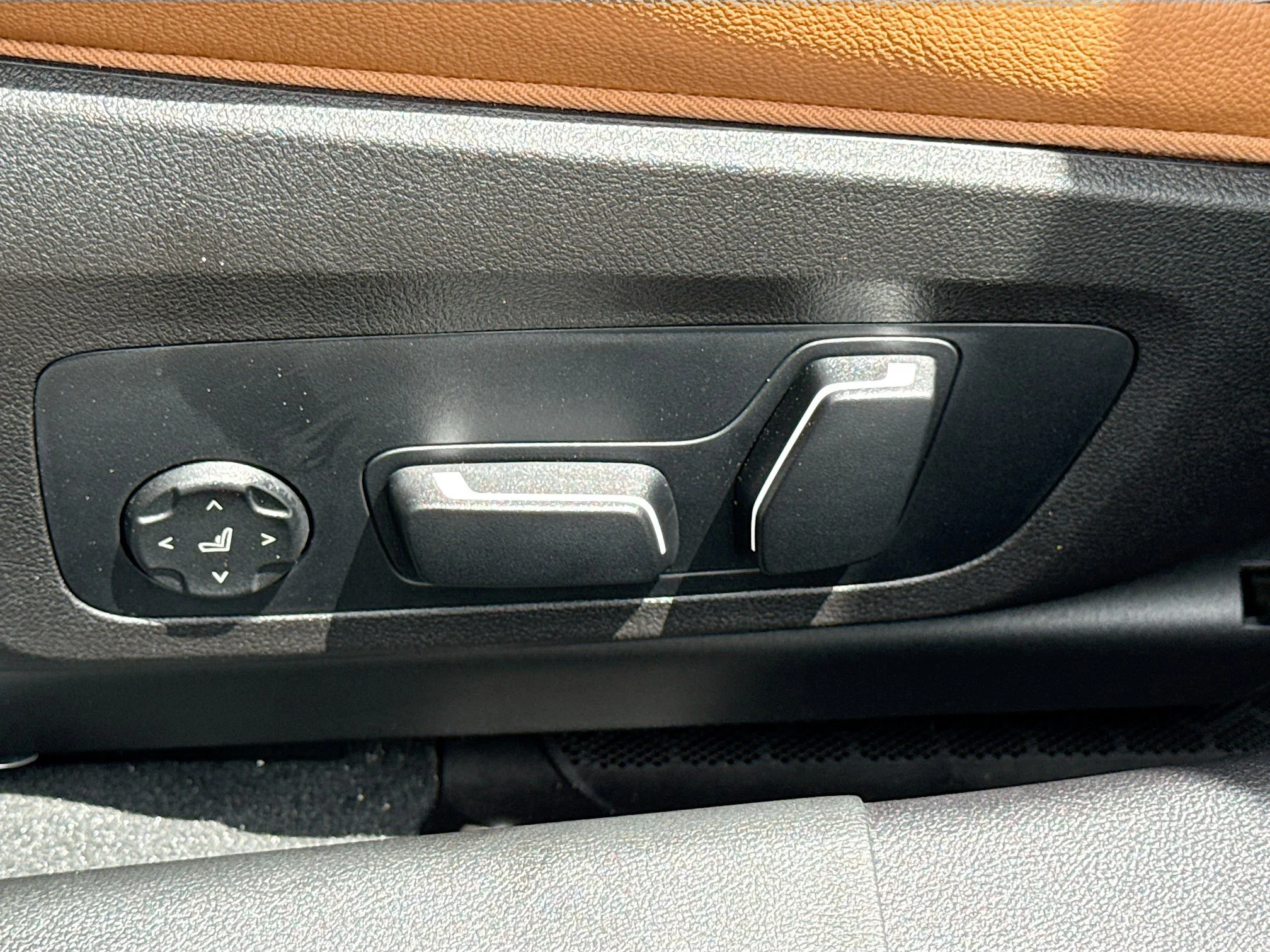 New 2026 Black Sapphire Metallic BMW 330i NA image 25
