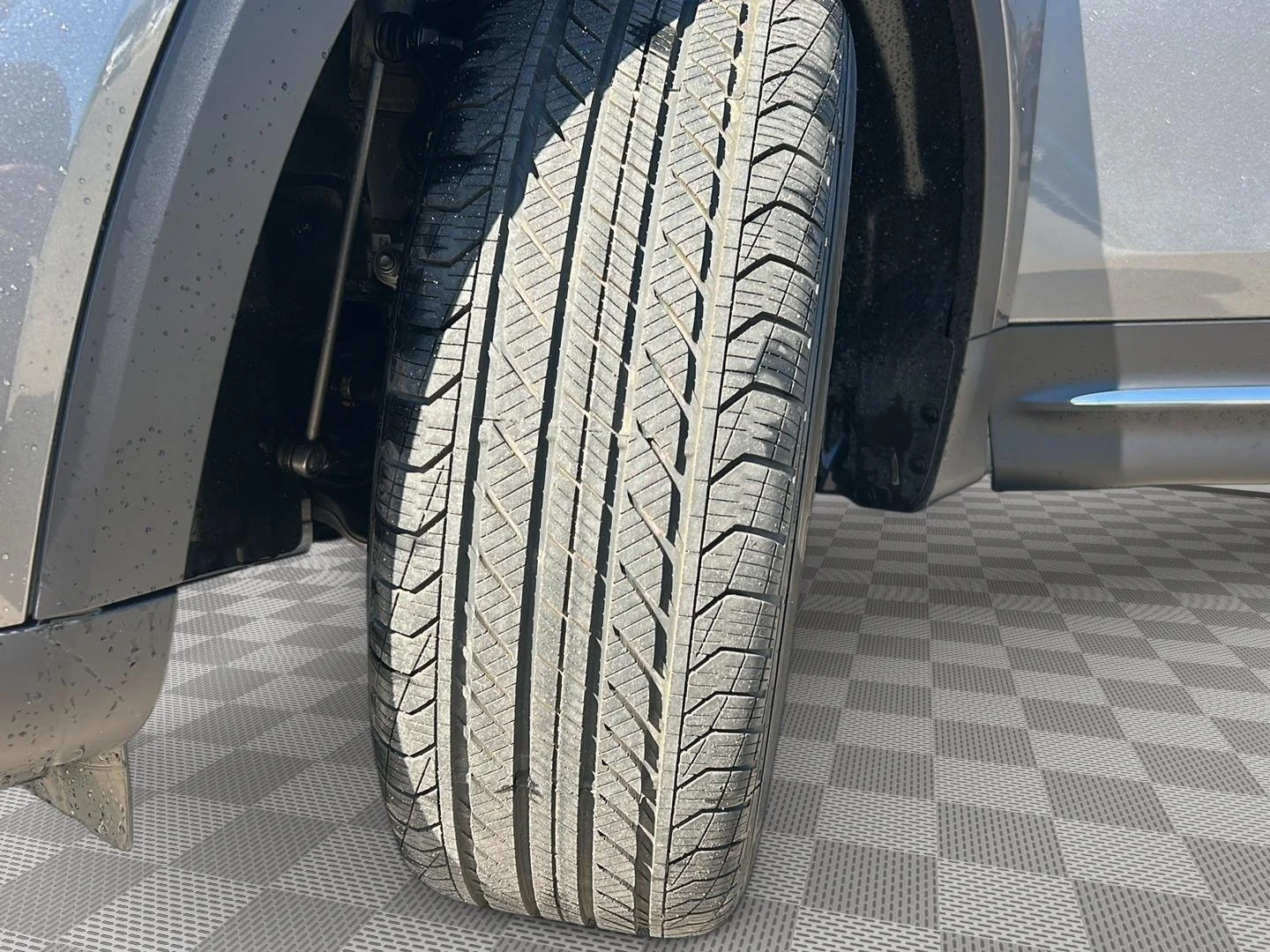 New 2026 Mountain Grey Metallic Mercedes-Benz GLB 250 image 10