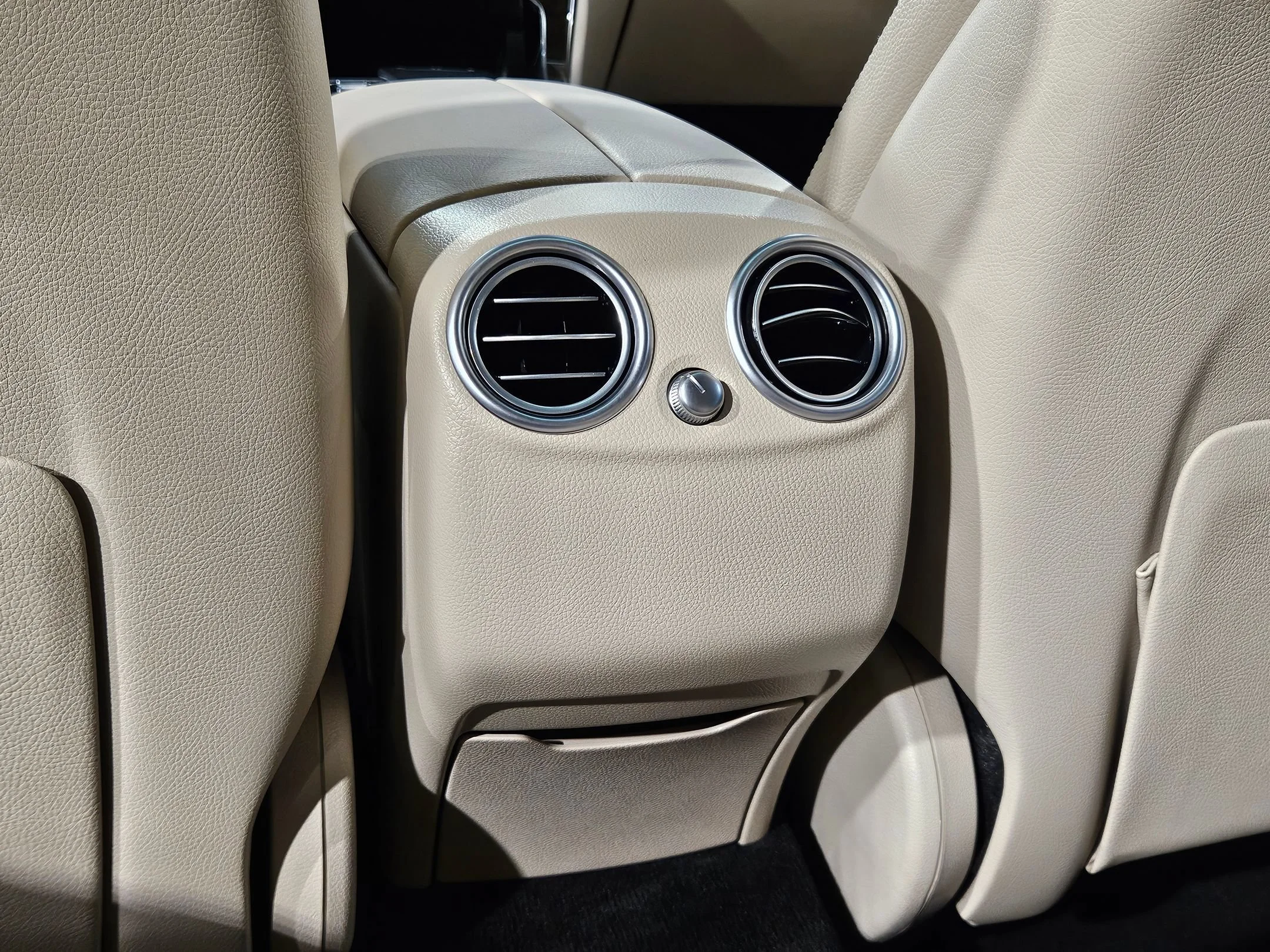 Used 2021 Polar White Mercedes-Benz GLC 300 image 38