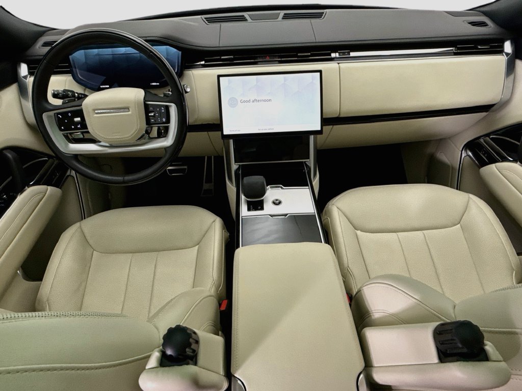 Certified Used 2025 Fuji White Land Rover SE image 13