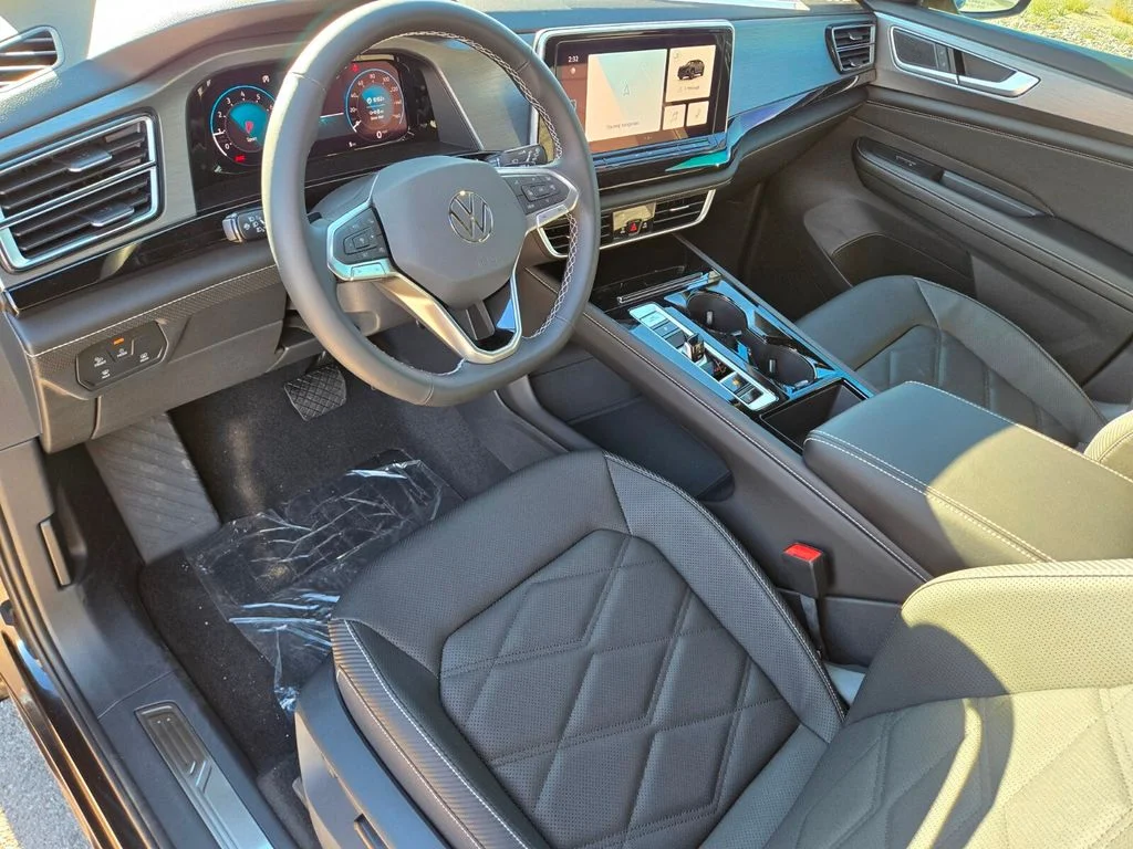 New 2026 Black Volkswagen 2.0T SE w/Technology image 9