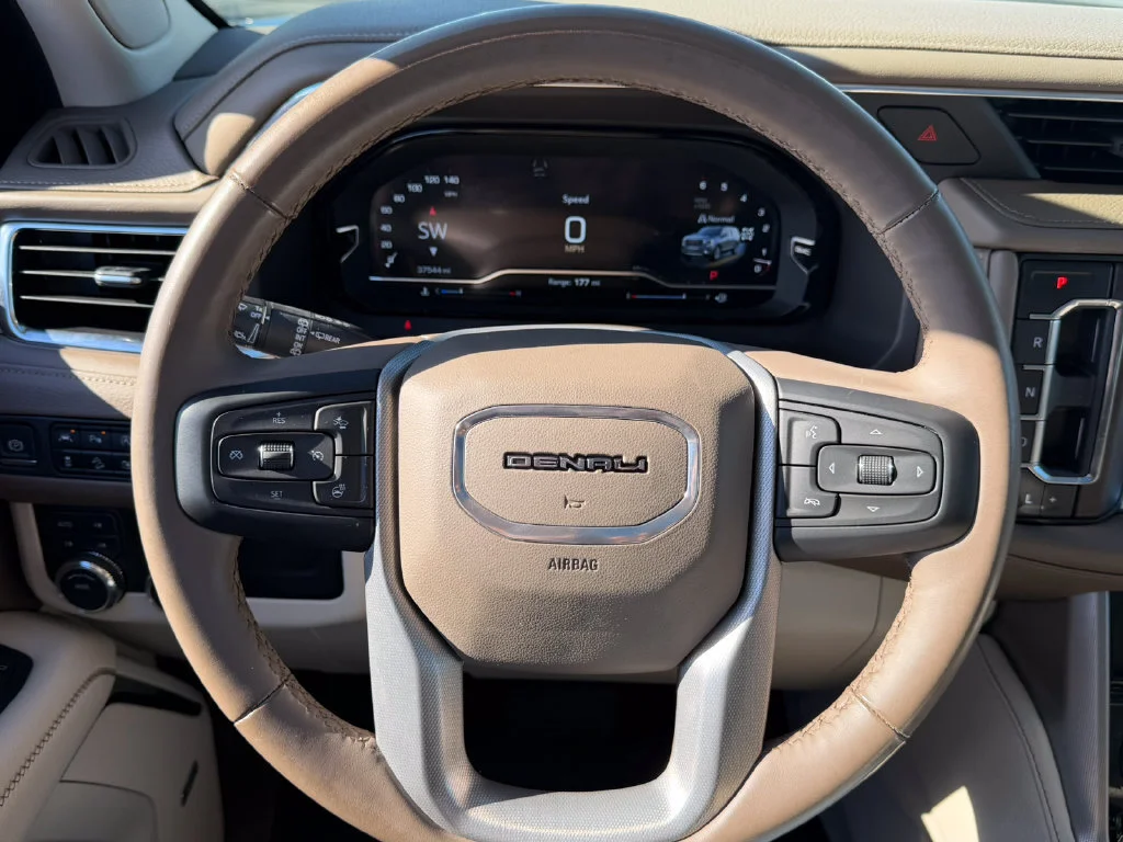 2023 GMC Yukon Denali - Photo 38