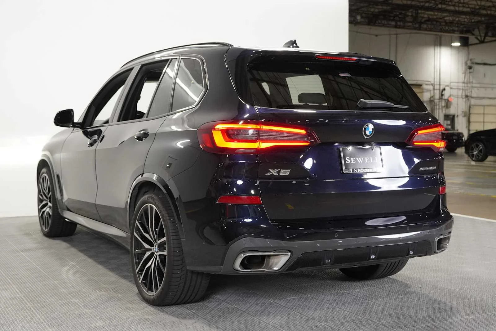 Certified Used 2023 Carbon Black Metallic BMW sDrive40i image 6