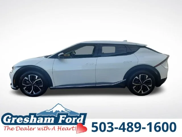 Used 2023 Snow White Pearl Kia Wind image 3