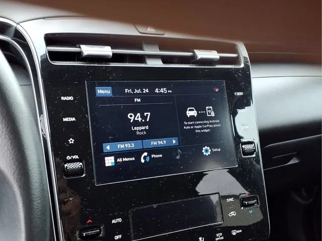Used 2024  Hyundai SEL image 11