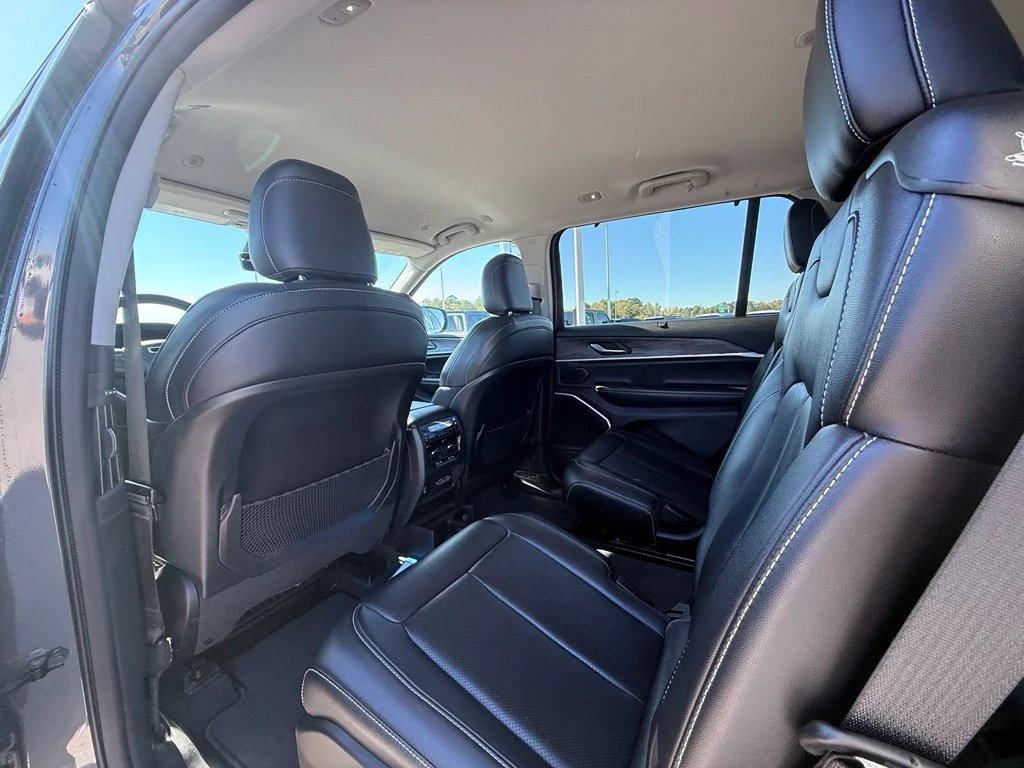 Used 2022 Gray Jeep Limited image 20