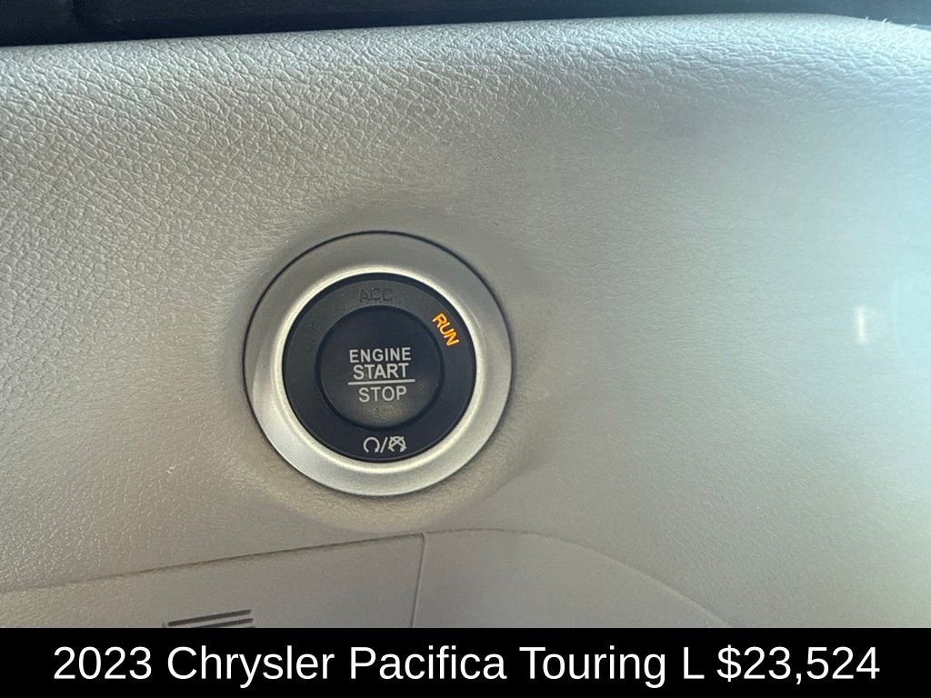 Used 2023 Crystal Metallic Chrysler Touring L image 28