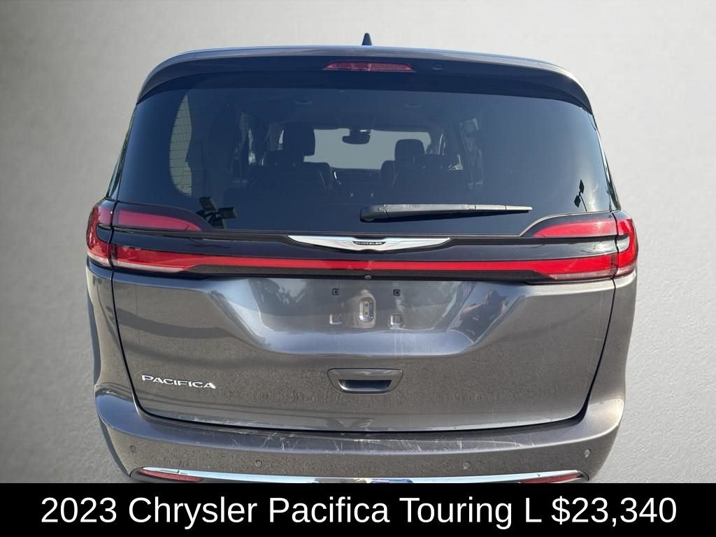 Used 2023 Crystal Metallic Chrysler Touring L image 4