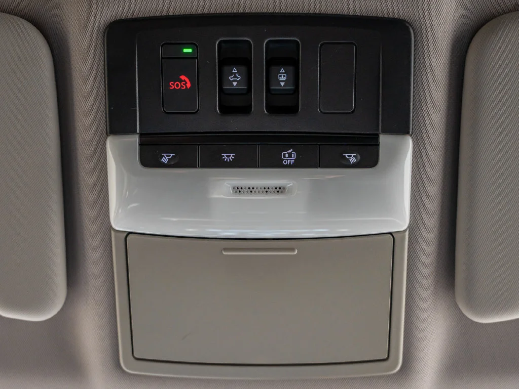 Used 2025 Red Diamond Mitsubishi SEL image 41