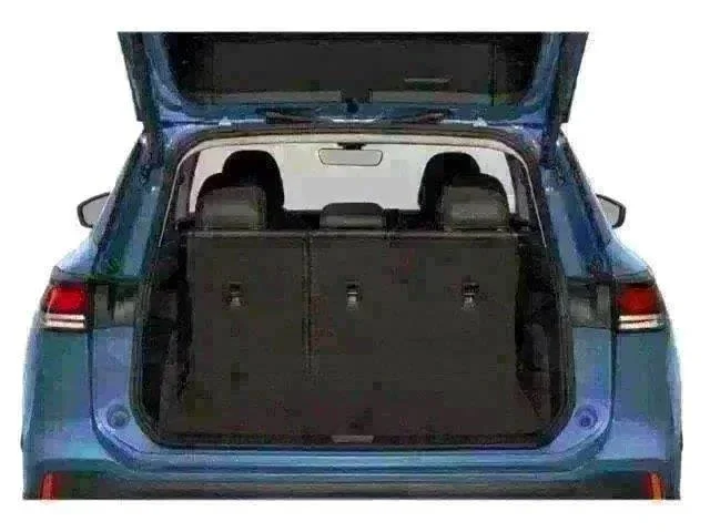 New 2026 Deep Black Pearl Volkswagen SE image 8