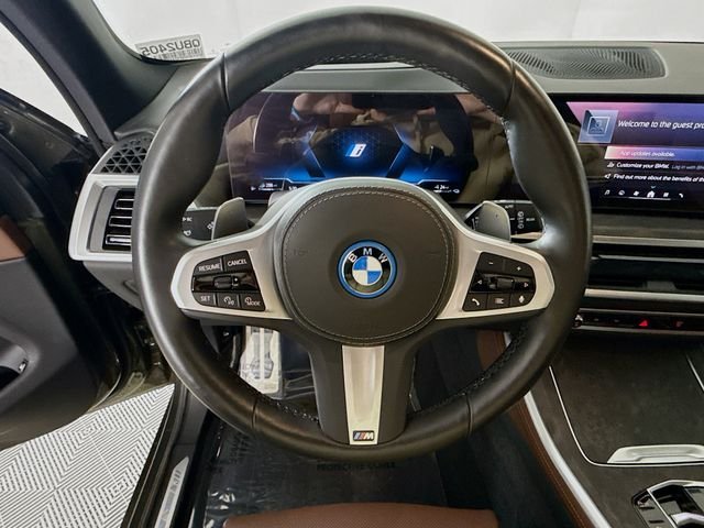 Used 2024 Green BMW xDrive50e image 11