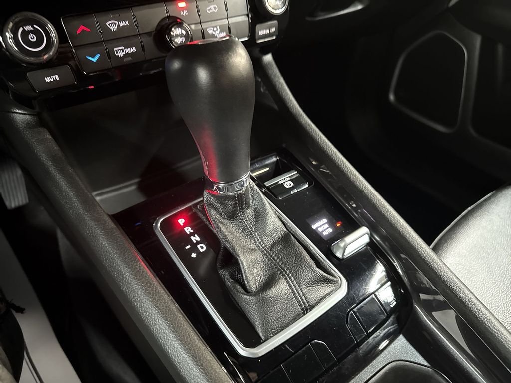 Used 2025 Silver Jeep Latitude image 23