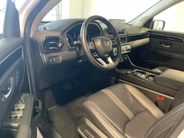 2025 Honda Pilot Touring - Photo 6